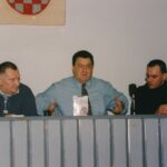 Na pomociji knjige Srećka Jurdane "Stupovi društva" u Pučkom otvorenom učilištu . Lijevo je autor Srećko Jurdana, a desno Ivo Pukanić
